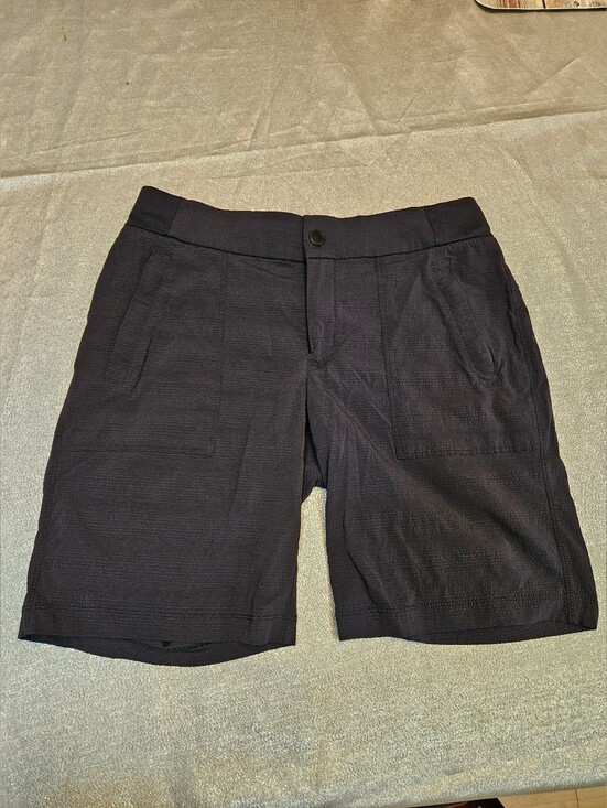Athleta Pants - Athleta Black Hiking Shorts Size 6